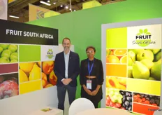 Derek Donkin, CEO of South African Avocado Growers Association (SAAGA) with Fhumulani Ratshitanga, CEO of Fruit South Africa.
